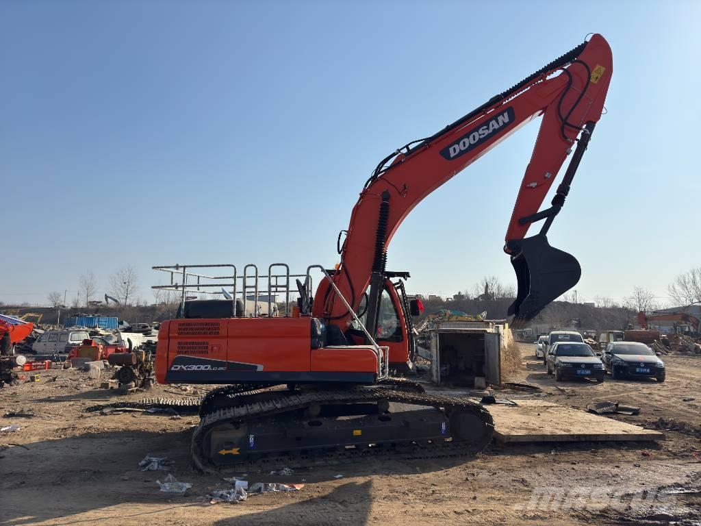 Doosan DX300 Telakaivukoneet