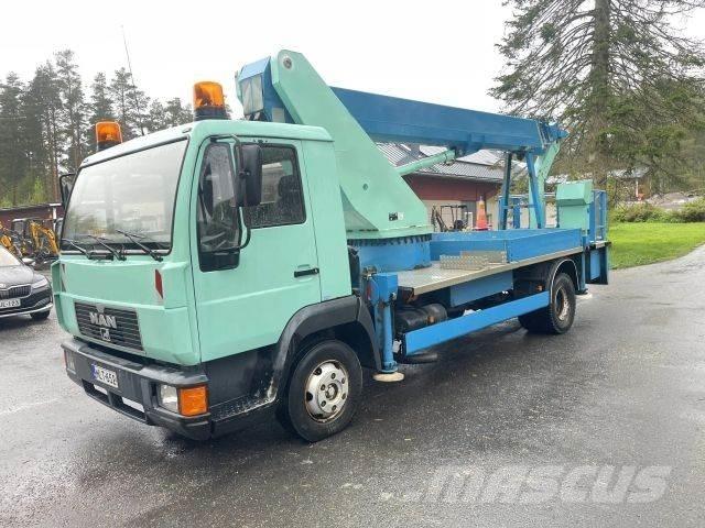 MAN L200 4x2-4300 Nostolava-autot