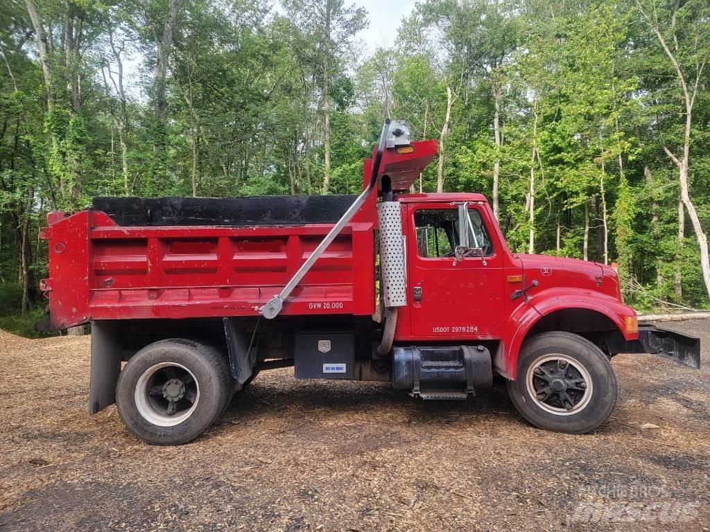 International 4900 Sora- ja kippiautot