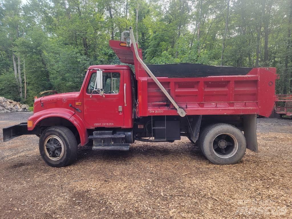 International 4900 Sora- ja kippiautot