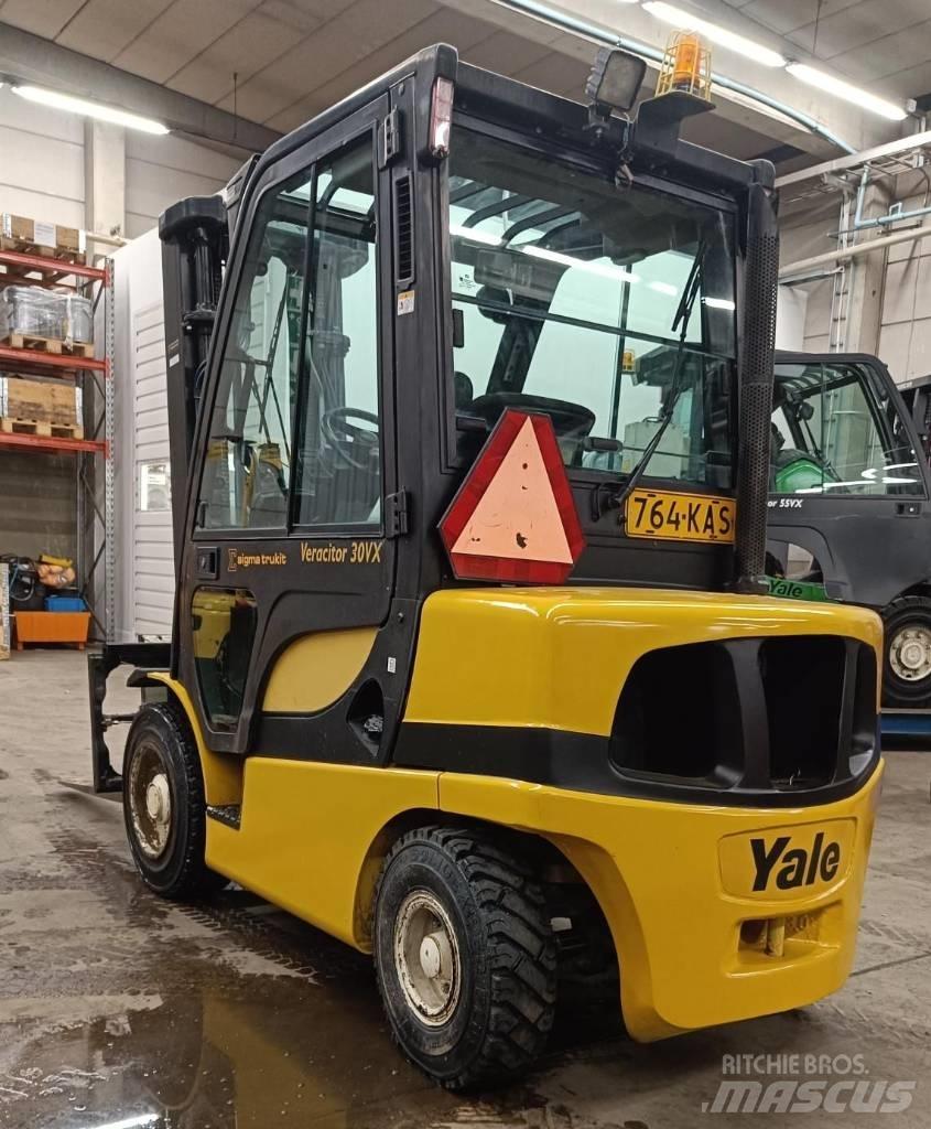 Yale GDP30VX Dieseltrukit