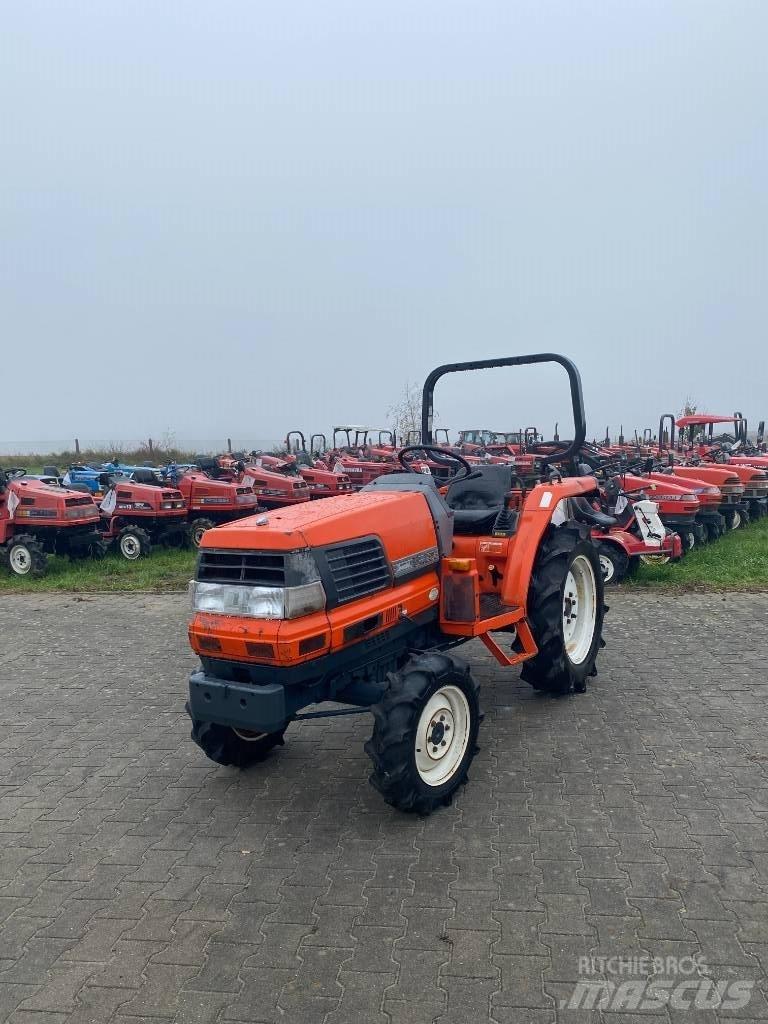 Kubota GL 220 Taajamatraktorit