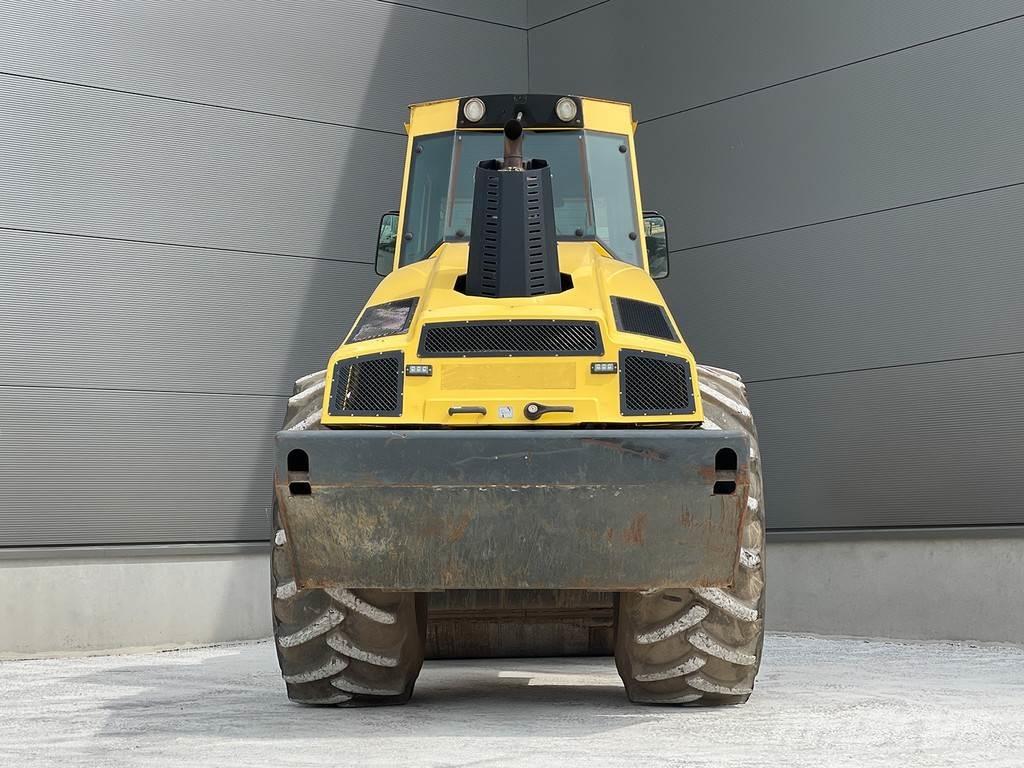 Bomag BW 216 DH-4i Yksivalssijyrät