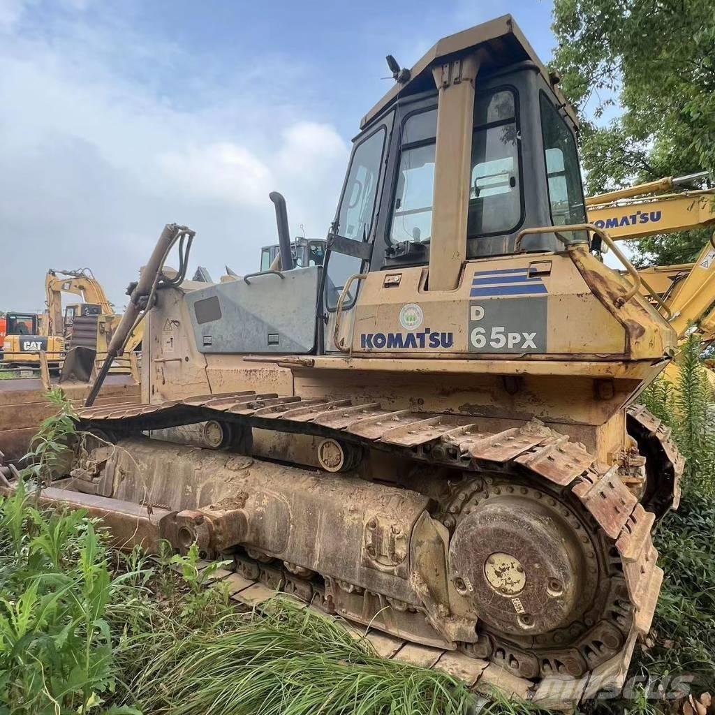 Komatsu D 65 P-12 Telaketjupuskutraktorit
