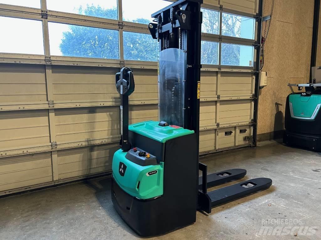 Mitsubishi SBP12N3 Ajettavat pinoamisvaunut