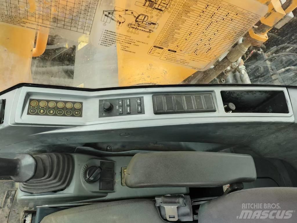 Hyundai R220LC-9S Telakaivukoneet