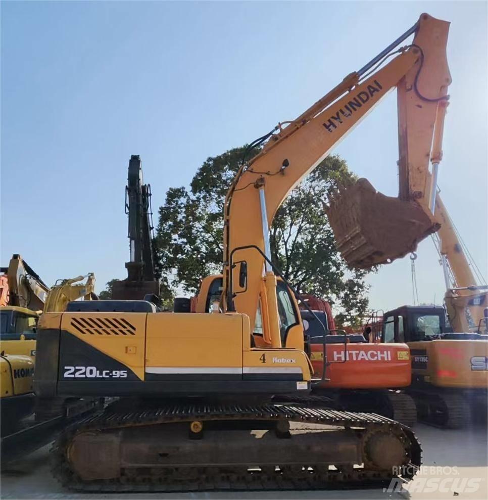 Hyundai R220LC-9S Telakaivukoneet