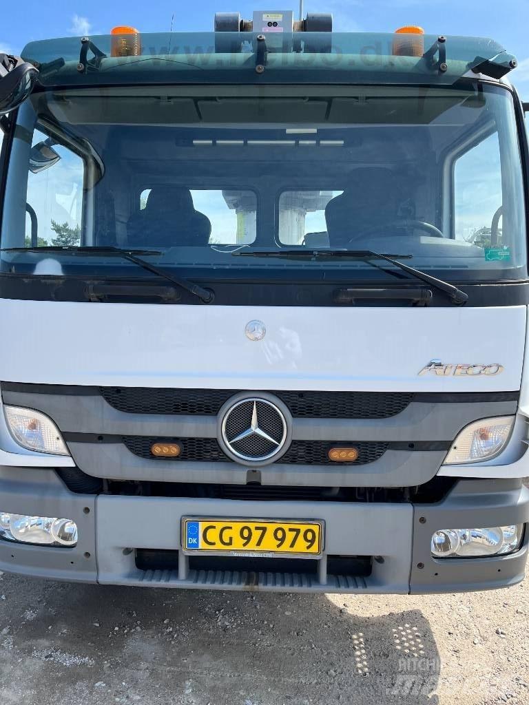 VERSALIFT VT-66-LF Nostolava-autot