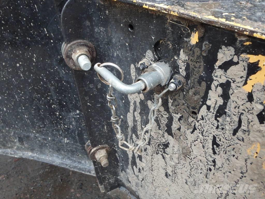 JCB 4 CN Kaivurikuormaajat