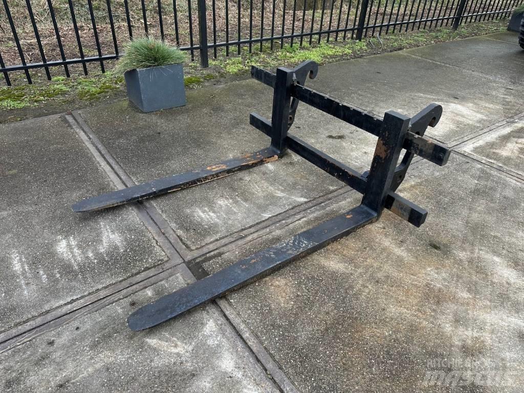 CAT 908 forks Trukkihaarukat