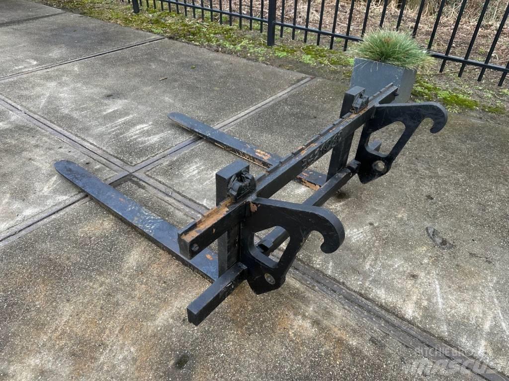 CAT 908 forks Trukkihaarukat
