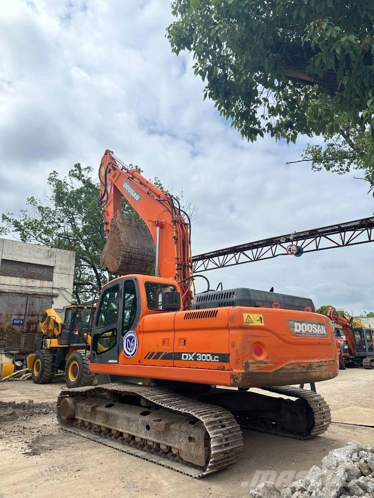 Doosan DX300 Telakaivukoneet