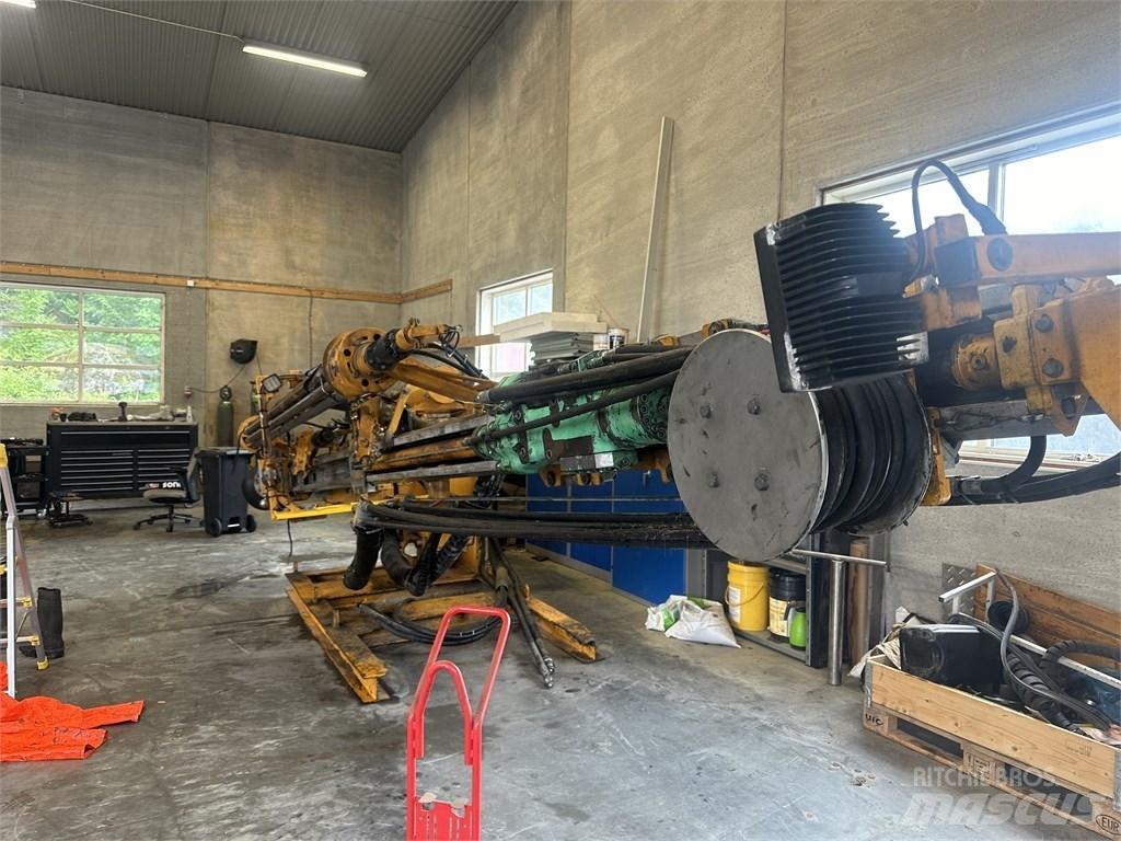 CAT 335 F L Avolouhintaporauslaitteet