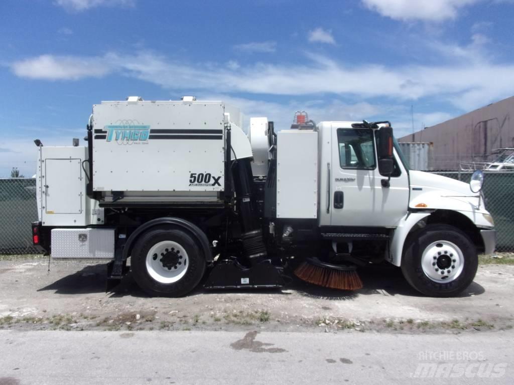 International 4300 Lakaisuautot