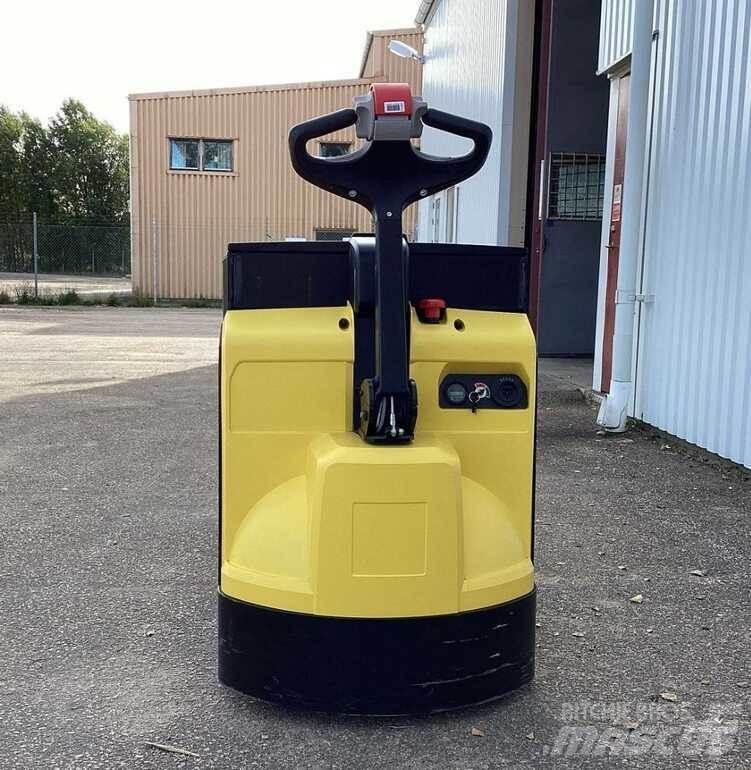 Hyster P2.0 Käyden ajettavat pinoamistrukit