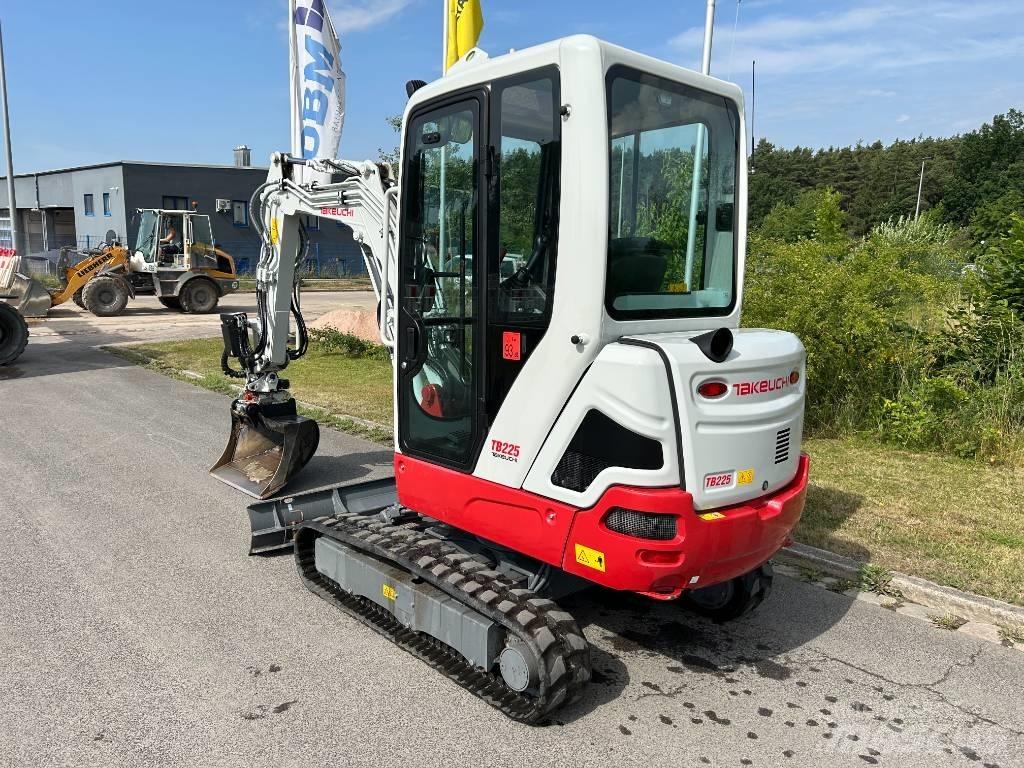 Takeuchi TB 225A V5 Minikaivukoneet < 7t