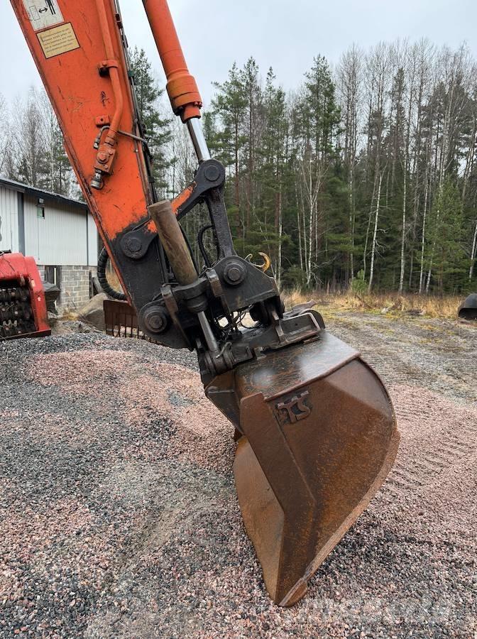 Hitachi ZX 225 US LC Telakaivukoneet