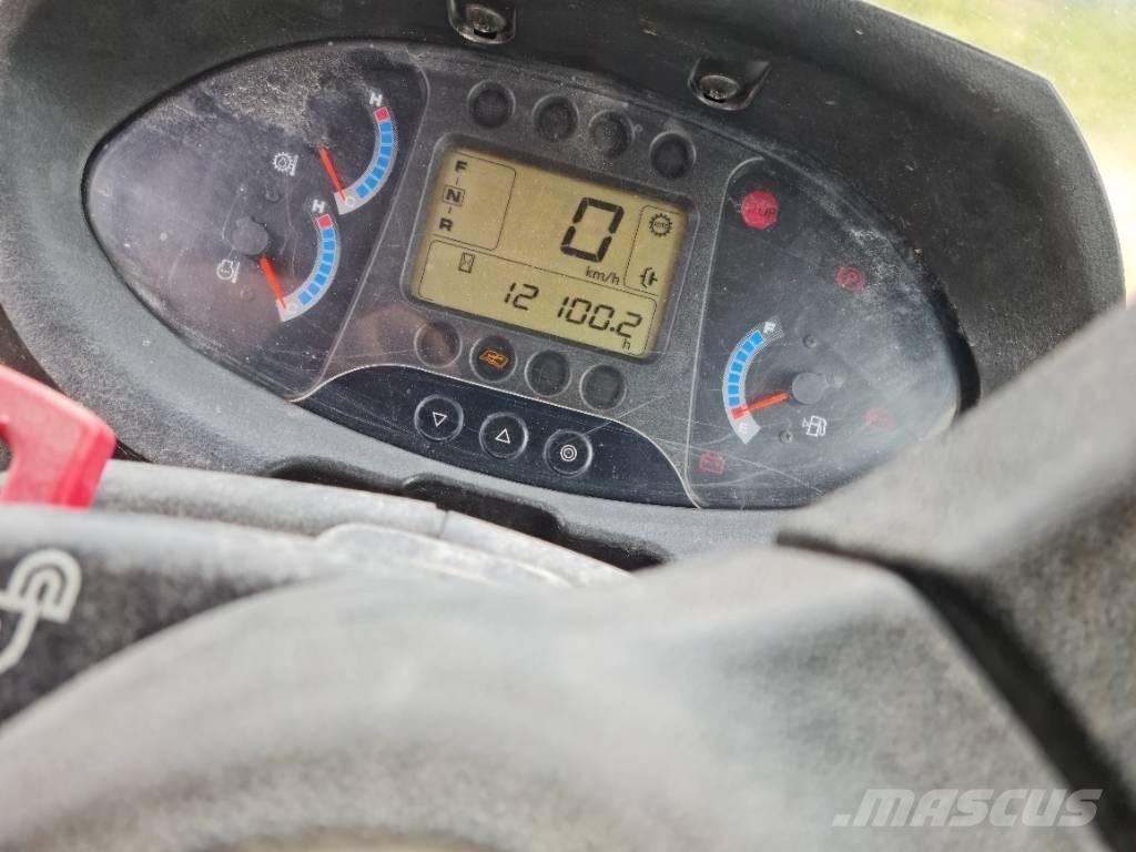 Hitachi ZW 220 Pyöräkuormaajat