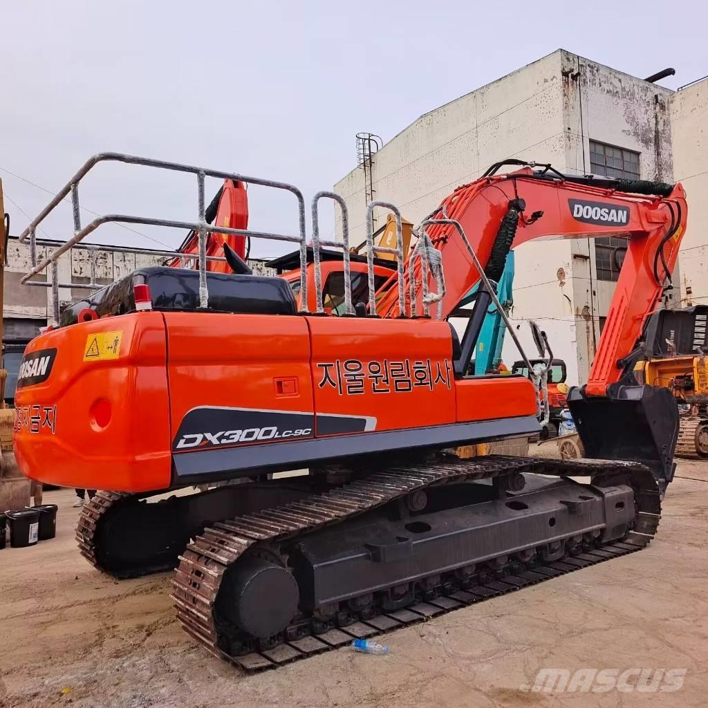 Doosan DX 300 Telakaivukoneet