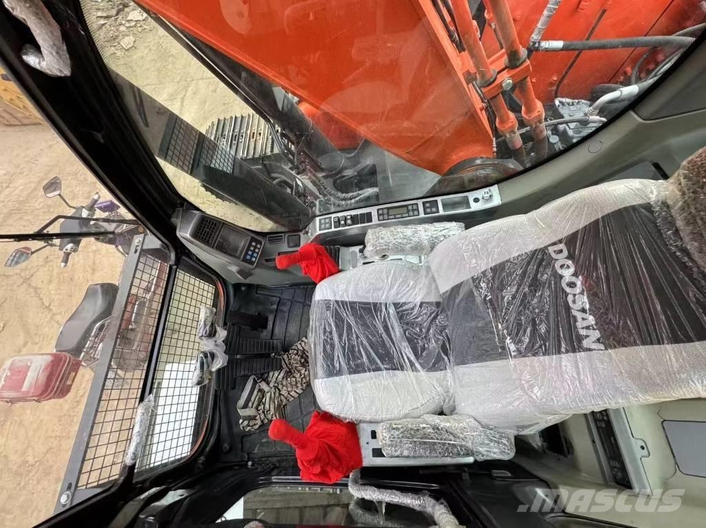 Doosan DX 300 Telakaivukoneet