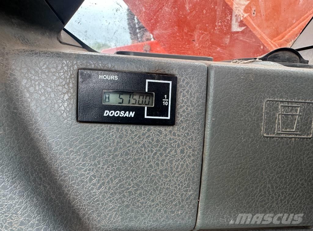 Doosan DX 140 LCR-3 Telakaivukoneet