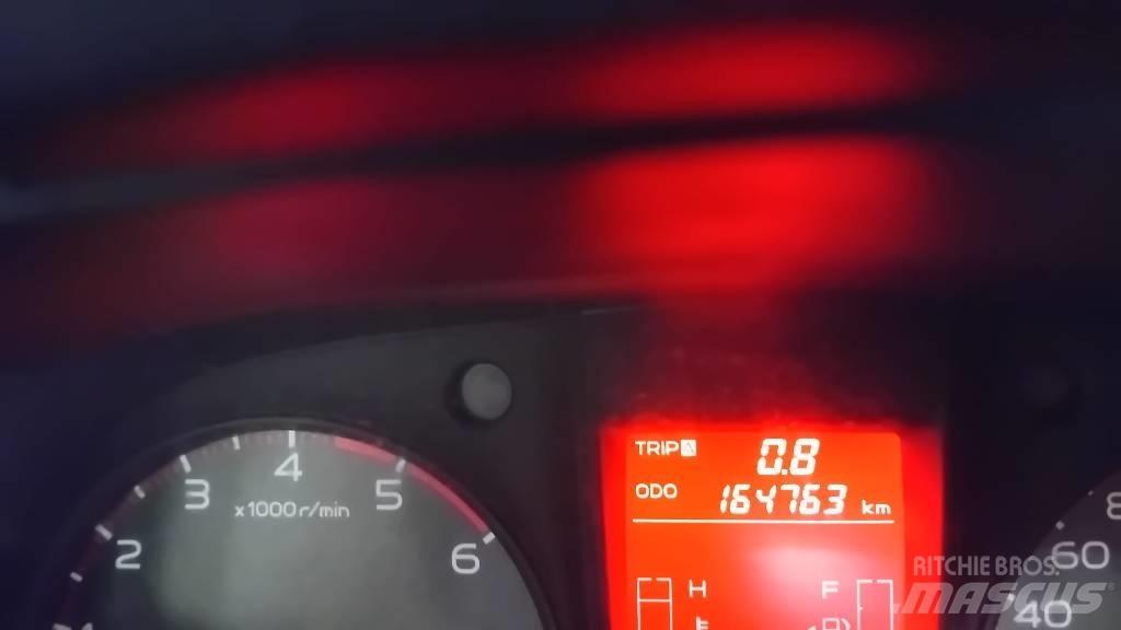 VERSALIFT LAT 135 Nostolava-autot
