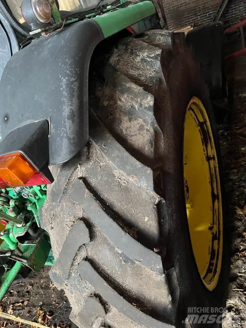 John Deere 2040A Traktorit