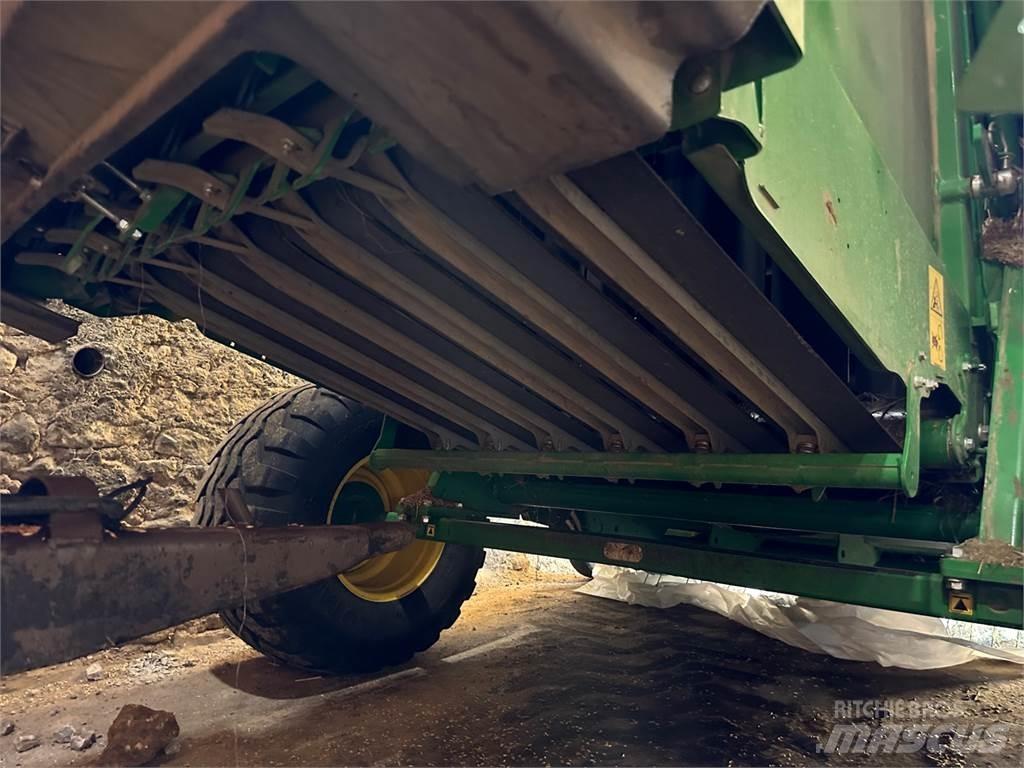 John Deere V461M Pyöröpaalaimet
