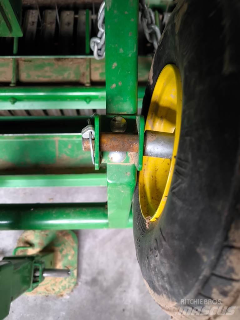 John Deere V461M Pyöröpaalaimet