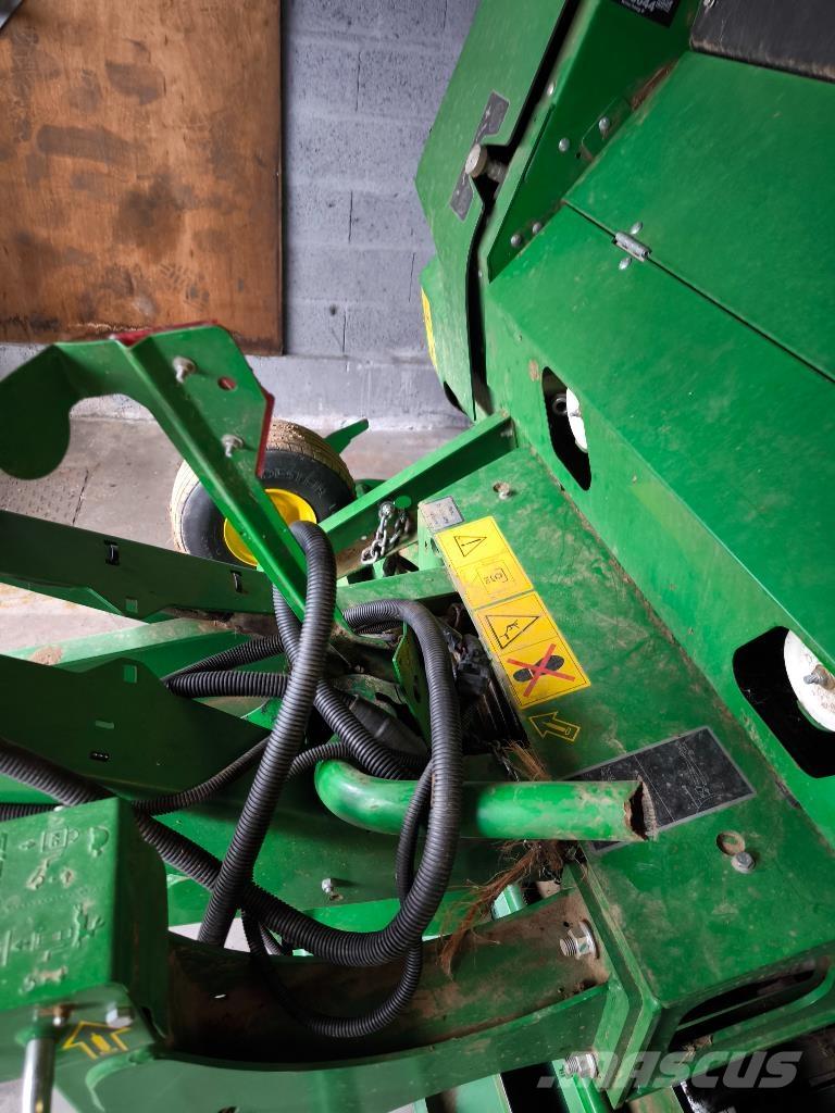 John Deere V461M Pyöröpaalaimet