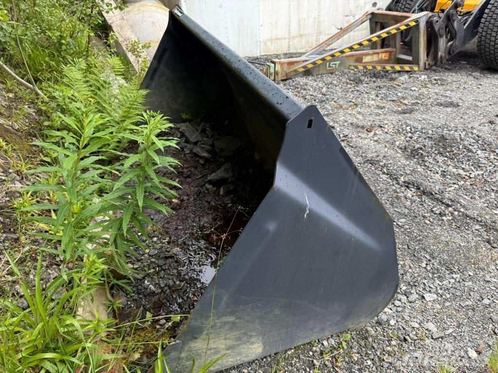 JCB 413K Pyöräkuormaajat