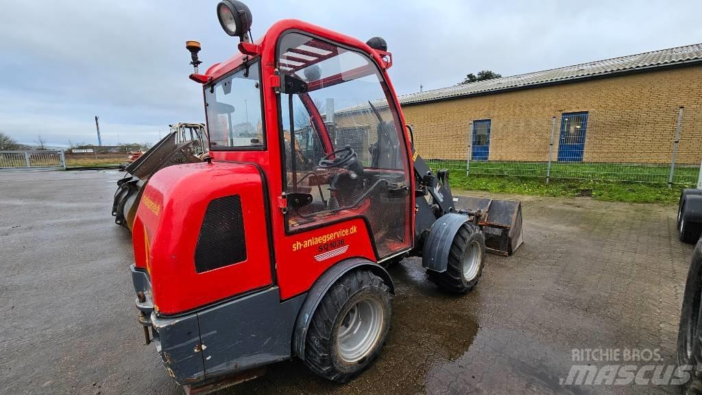 VM Loader 1036 Pienkuormaajat