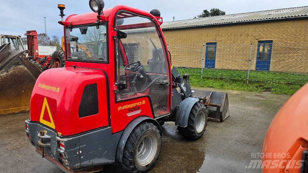 VM Loader 1036 Pienkuormaajat