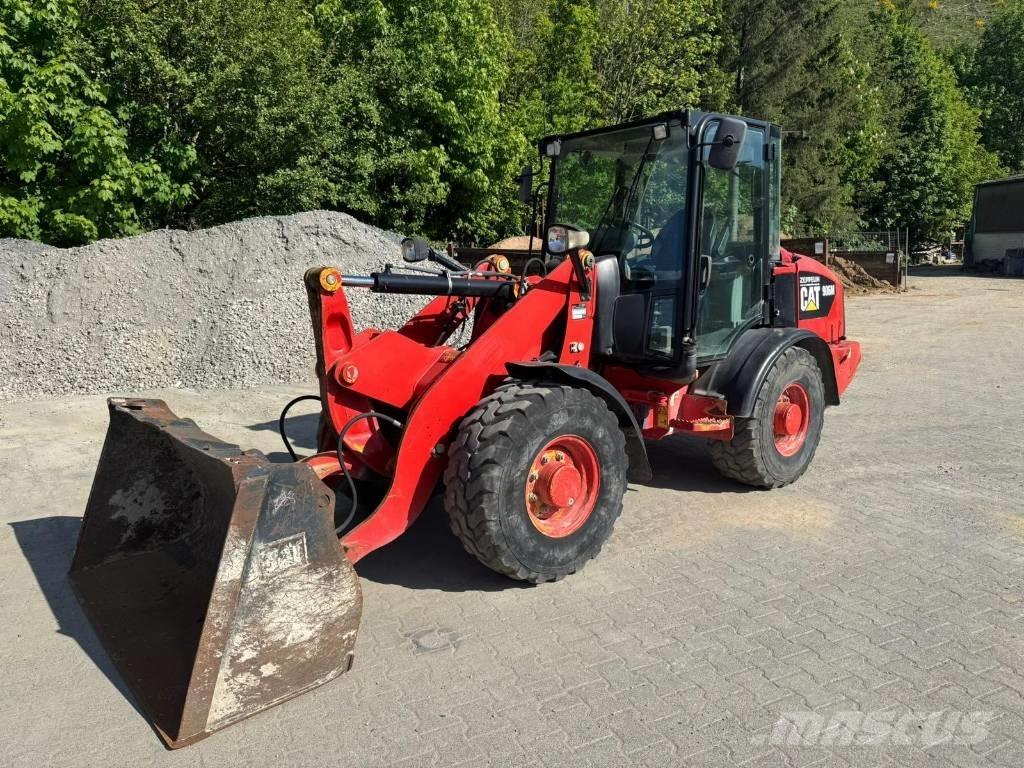 CAT 906M Pyöräkuormaajat