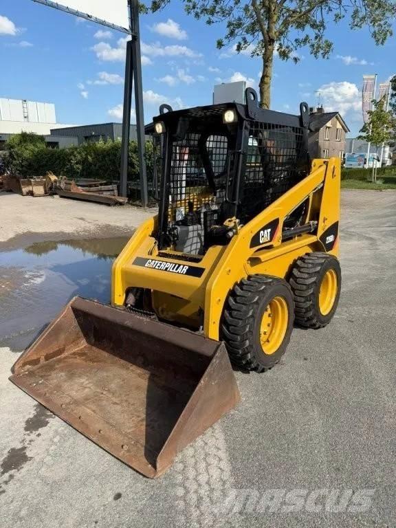 CAT 216B3 Liukuohjatut kuormaajat