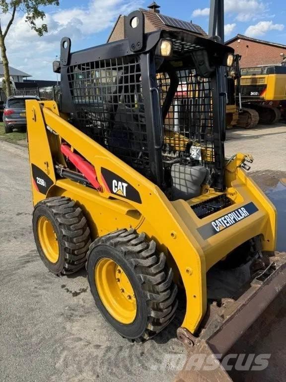 CAT 216B3 Liukuohjatut kuormaajat