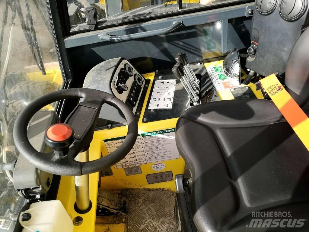 Moffett M8 35.3 Maastotrukit