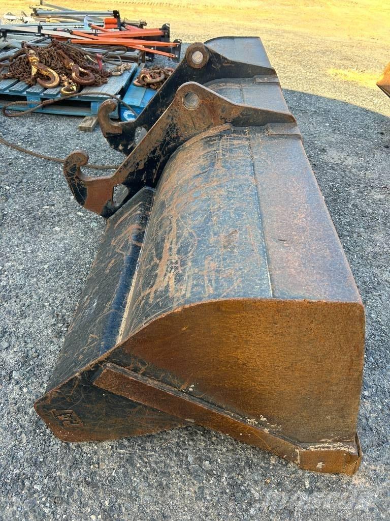 CAT 420F2 IT Kaivurikuormaajat