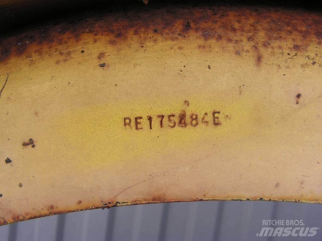 John Deere 8100 Renkaat ja vanteet
