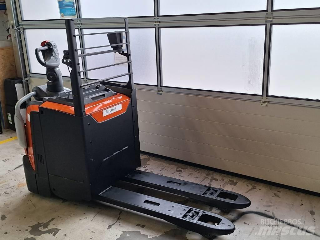 BT LPE220 Lavansiirtotrukit