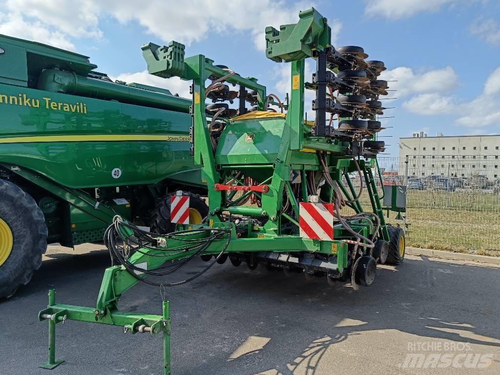 John Deere 750 A Kylvökoneet