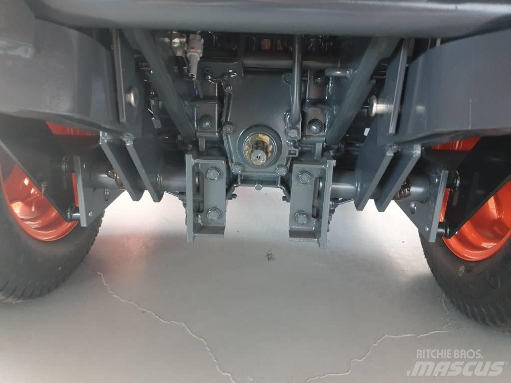 Kubota F251E (2WD) Pyörillä varustetut leikkurit