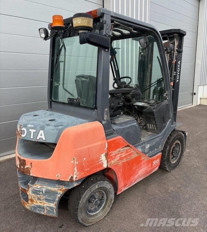 Toyota 8 FDF 25 Dieseltrukit