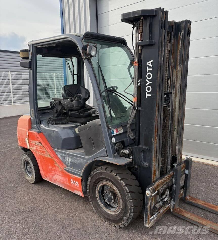 Toyota 8 FDF 25 Dieseltrukit