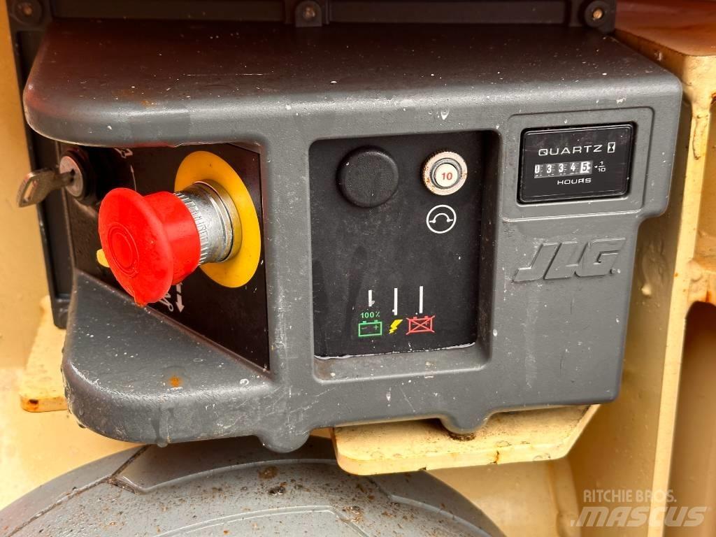 JLG 1230 ES Saksilavat