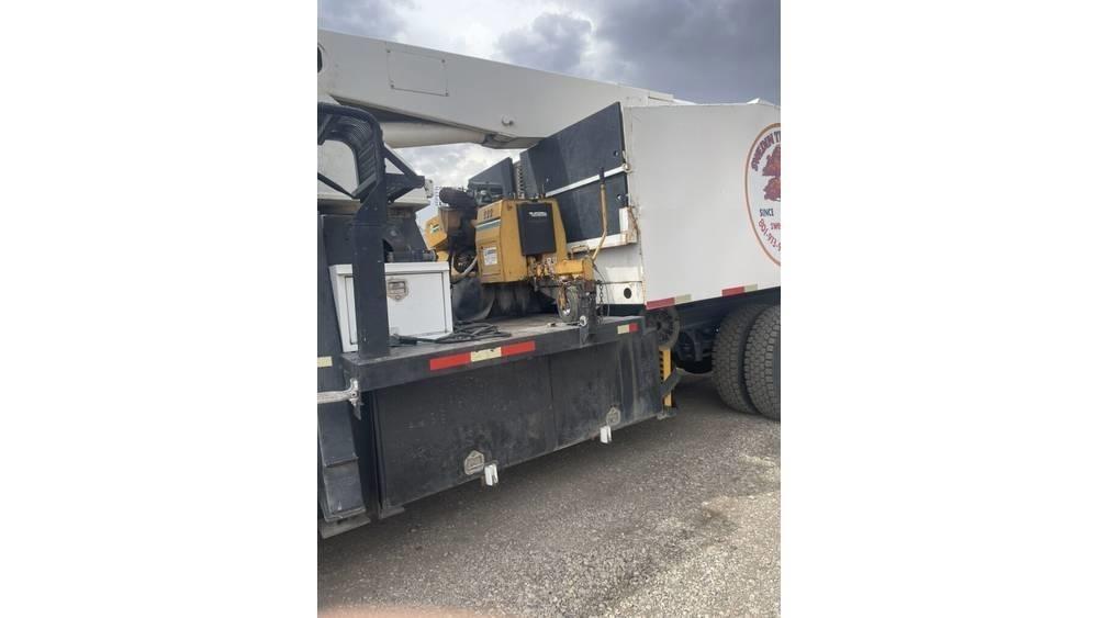Ford F 7000 Nostolava-autot