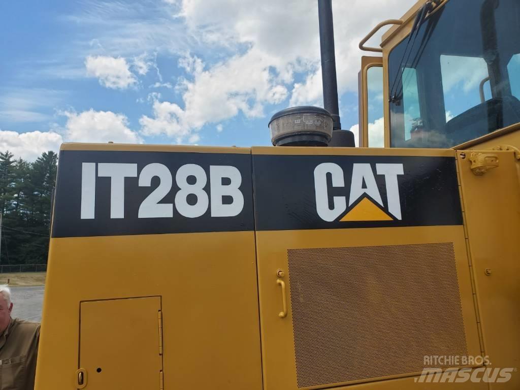 CAT IT 28 B Pyöräkuormaajat