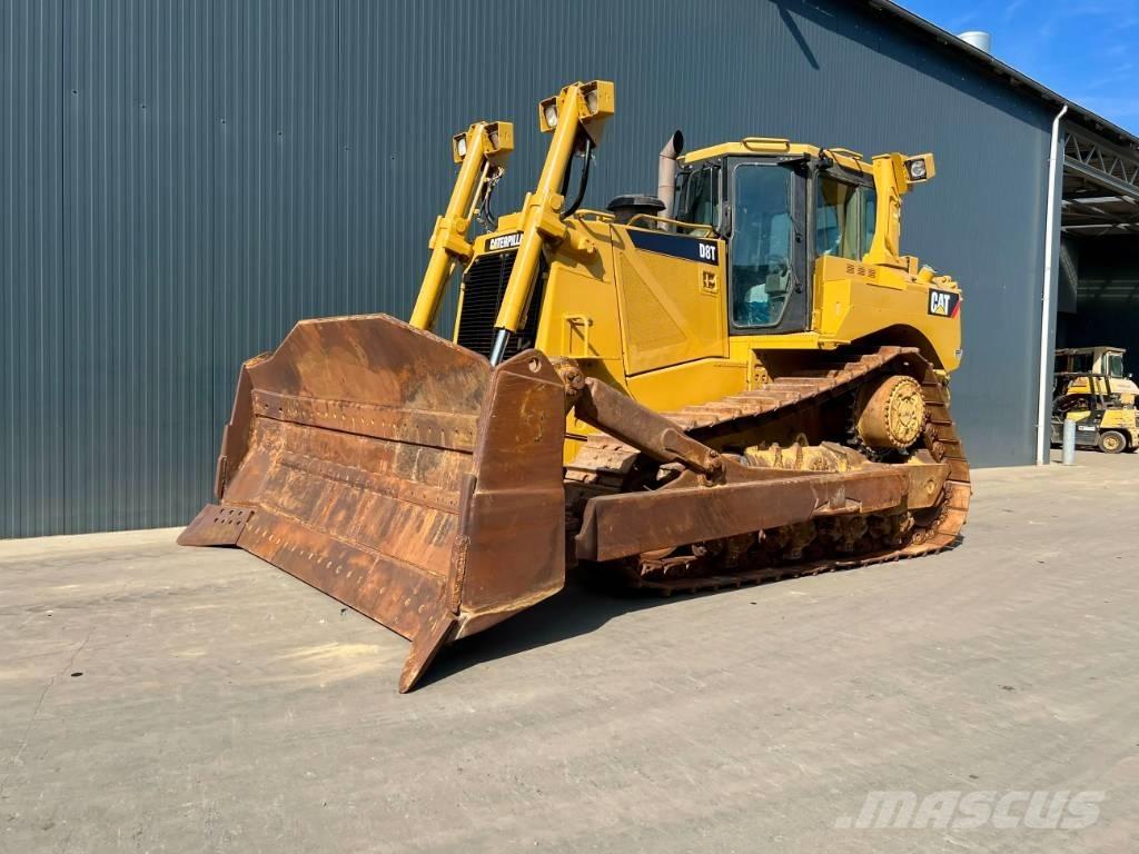 CAT D8T Telaketjupuskutraktorit