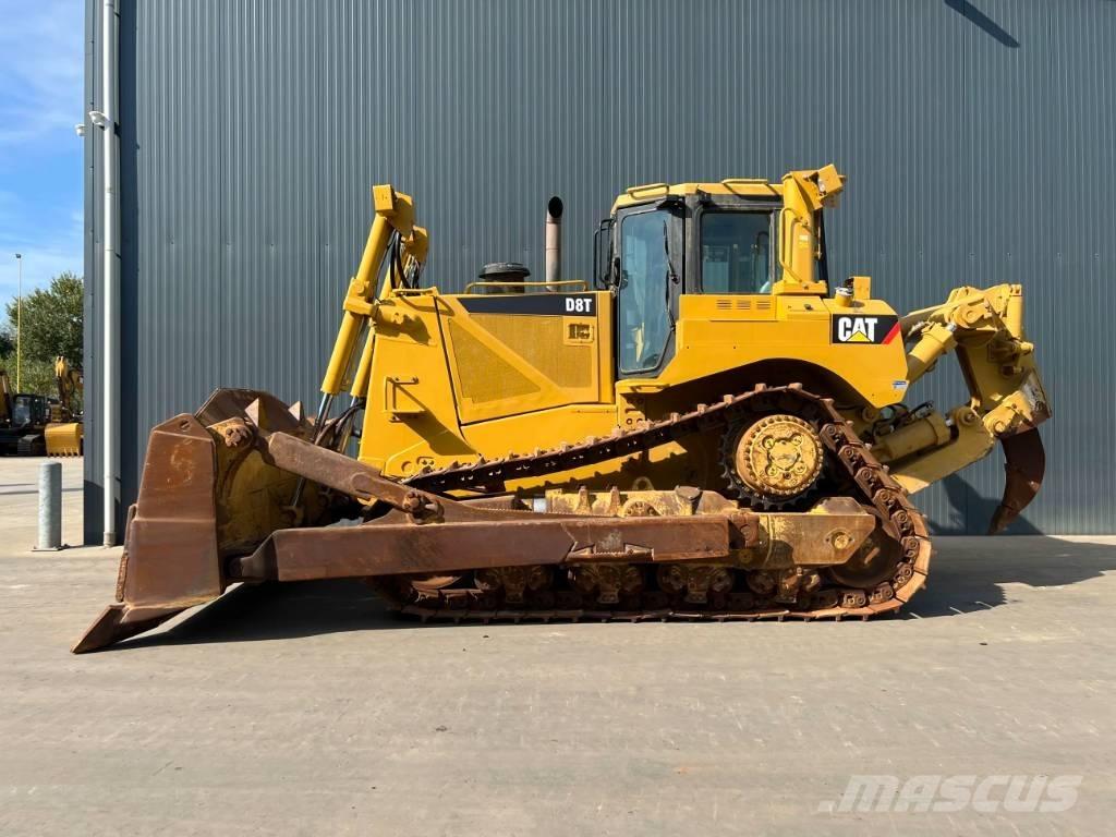 CAT D8T Telaketjupuskutraktorit