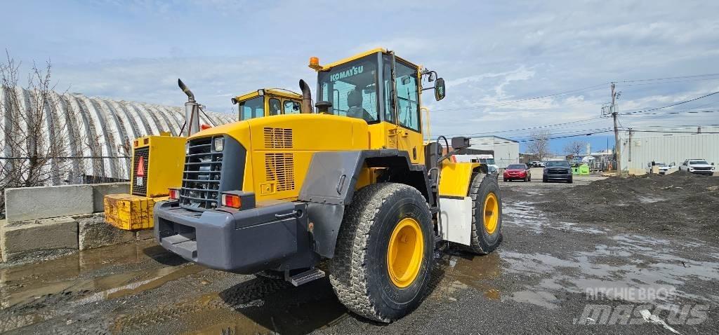 Komatsu WA 200 Pyöräkuormaajat